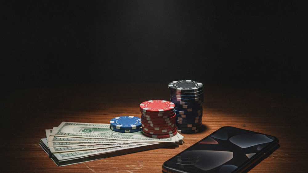 Cách chơi baccarat cho người mới: So sánh hai lựa chọn và nên chọn cái nào?